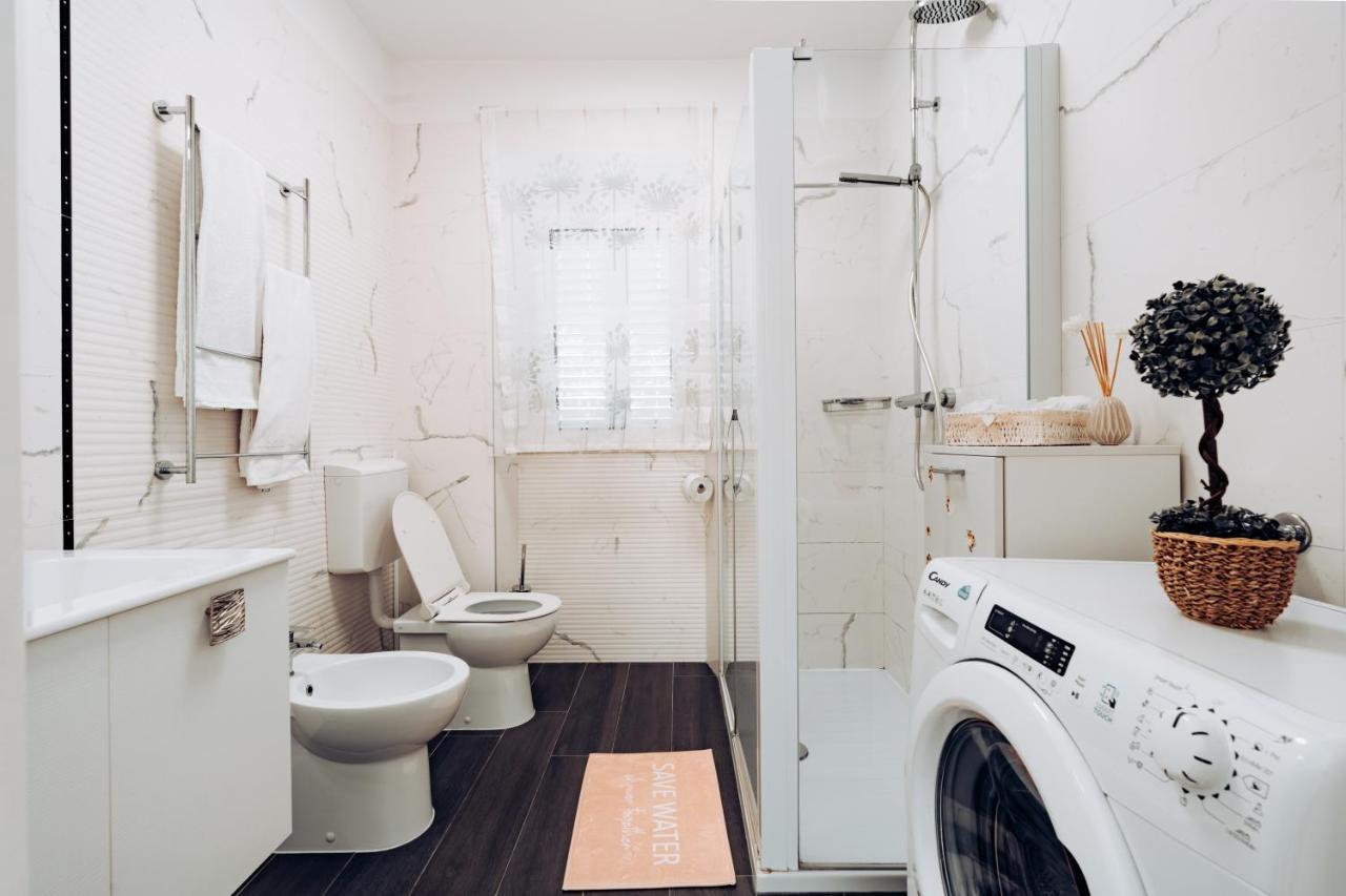 Guest House Sakarun Вели Рат Екстериор снимка