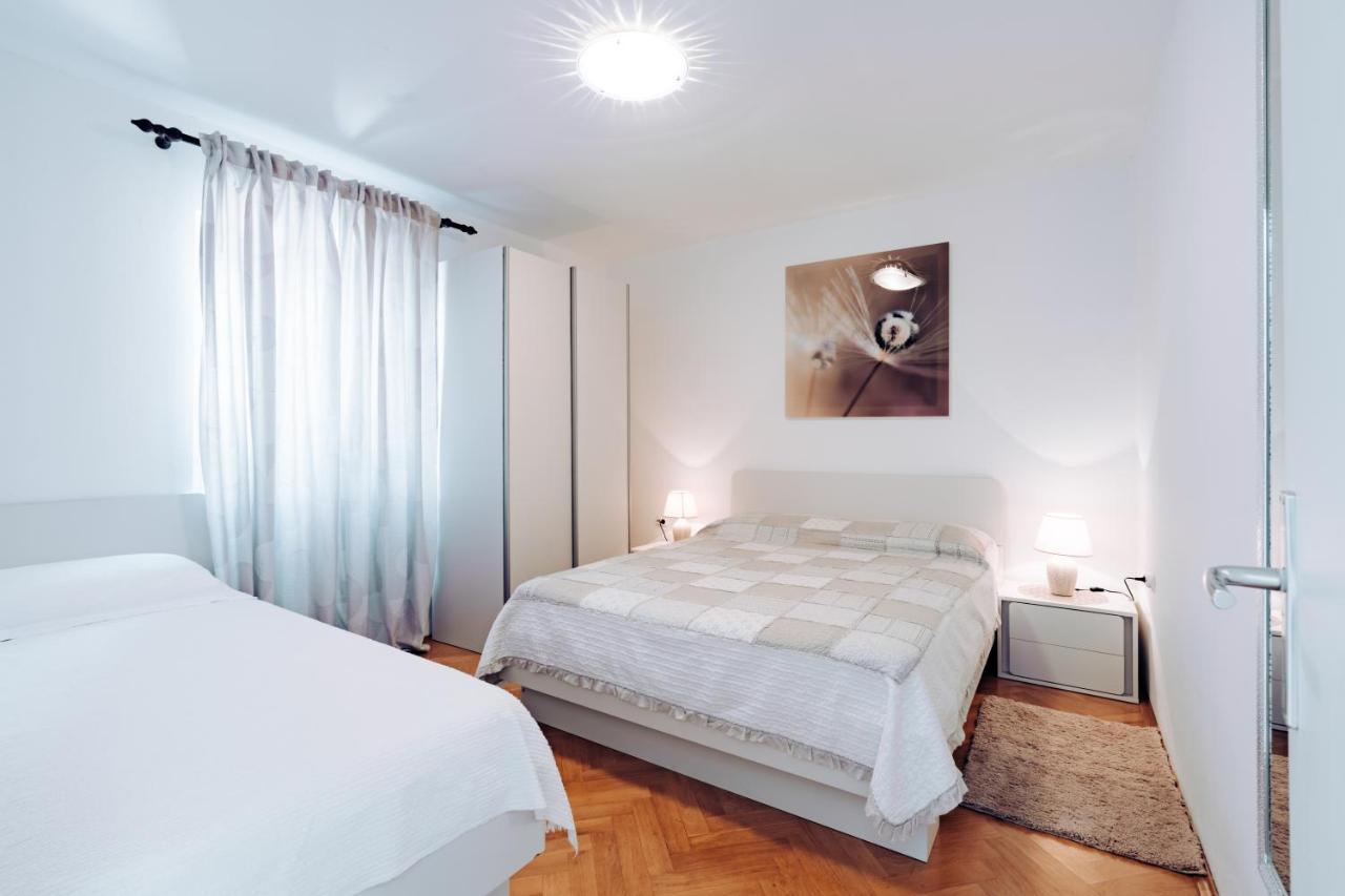 Guest House Sakarun Вели Рат Екстериор снимка