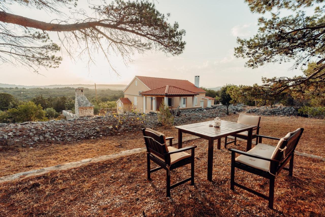 Guest House Sakarun Вели Рат Екстериор снимка