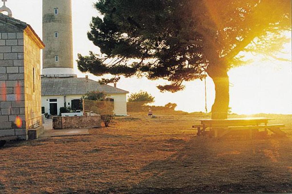 Guest House Sakarun Вели Рат Екстериор снимка