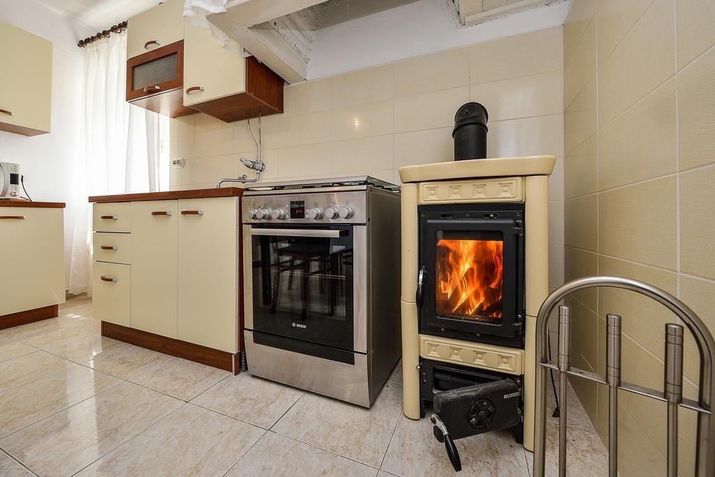 Guest House Sakarun Вели Рат Екстериор снимка